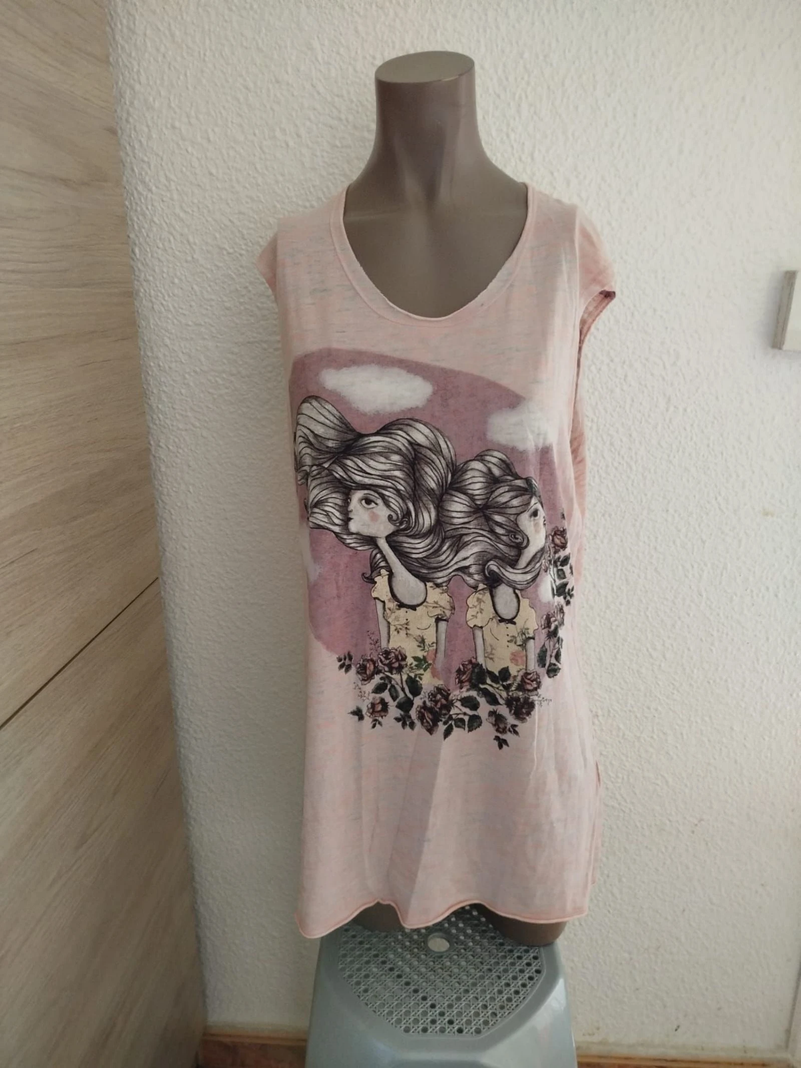 Camiseta estampada marca new romántic talla L 😍